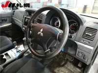 Mitsubishi PAJERO лот № 1100 оценка R  с аукциона в Японии 2