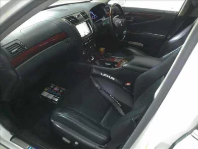 Lexus LS  с аукциона в Японии