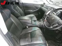 Toyota CROWN лот № 1104 оценка 3  с аукциона в Японии 4