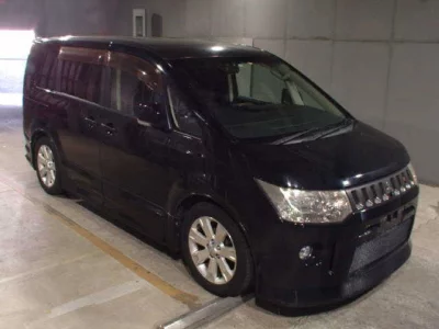 Mitsubishi DELICA D5