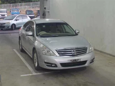 Nissan TEANA  с аукциона в Японии