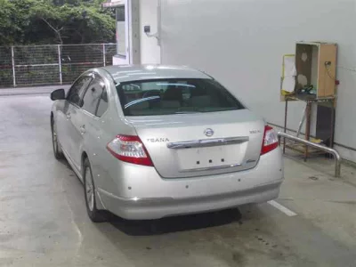 Nissan TEANA  с аукциона в Японии