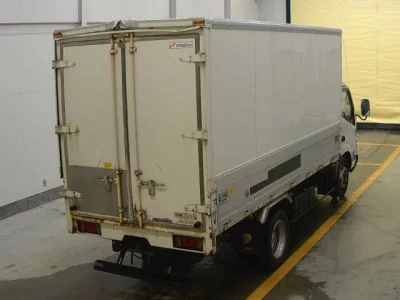 Toyota DYNA  с аукциона в Японии