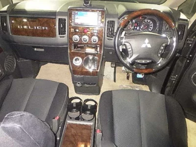 Mitsubishi DELICA D5