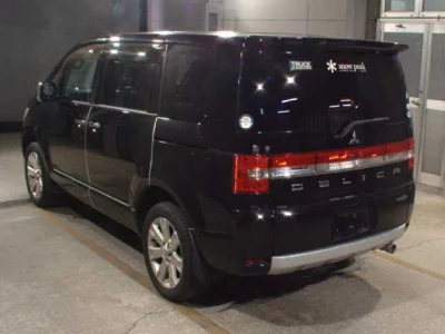 Mitsubishi DELICA D5