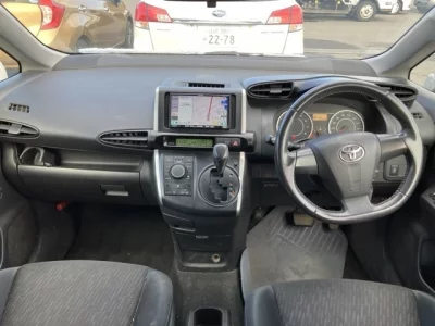 Toyota WISH  с аукциона в Японии