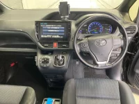 Toyota VOXY лот № 3002 оценка 3.5  с аукциона в Японии 3