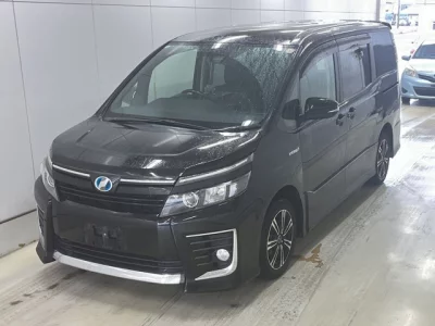 Toyota VOXY  с аукциона в Японии