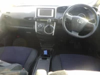 Toyota WISH лот № 1090 оценка 4  с аукциона в Японии 2