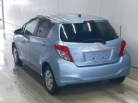 Toyota VITZ лот № 3004 оценка 4  с аукциона в Японии 1