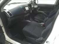 Mitsubishi OUTLANDER лот № 4122 оценка 3.5  с аукциона в Японии 2