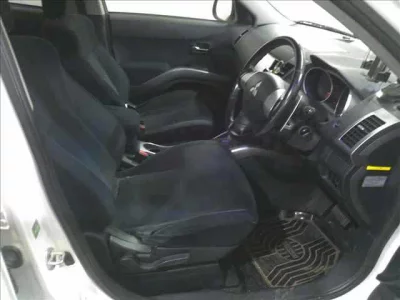 Mitsubishi OUTLANDER  с аукциона в Японии