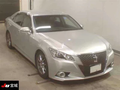 Toyota CROWN  с аукциона в Японии