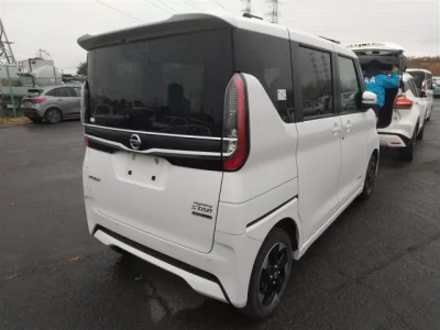 Nissan ROOX  с аукциона в Японии