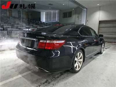 Lexus LS  с аукциона в Японии