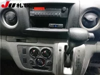 Nissan CARAVAN VAN лот № 1135 оценка R  с аукциона в Японии 5