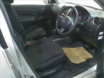 Nissan TIIDA LATIO  с аукциона в Японии