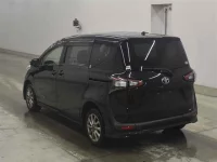 Toyota SIENTA лот № 70143 оценка 3.5  с аукциона в Японии 1