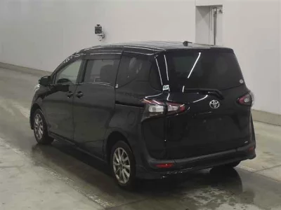 Toyota SIENTA  с аукциона в Японии