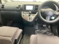 Toyota WISH лот № 3022 оценка R  с аукциона в Японии 3