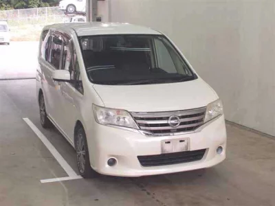 Nissan SERENA  с аукциона в Японии