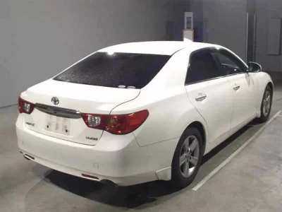 Toyota MARK X  с аукциона в Японии
