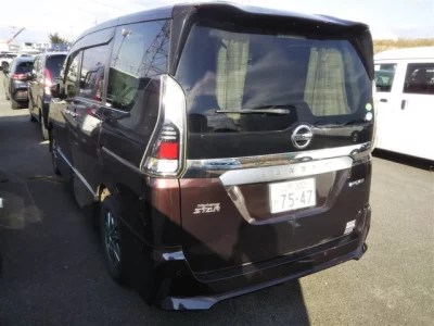 Nissan SERENA  с аукциона в Японии