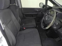 Honda STEP WAGON лот № 208 оценка 3  с аукциона в Японии 2