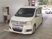 Honda STEP WAGON лот № 208 оценка 3  с аукциона в Японии 3