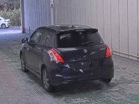 Suzuki SWIFT лот № 1075 оценка 3  с аукциона в Японии 1