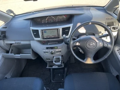 Toyota VOXY  с аукциона в Японии