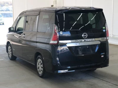Nissan SERENA  с аукциона в Японии
