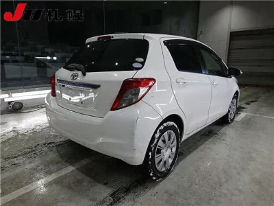Toyota VITZ  с аукциона в Японии