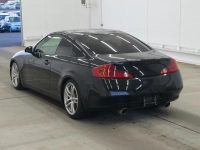 Nissan SKYLINE  с аукциона в Японии