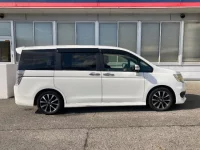 Honda STEP WAGON лот № 3047 оценка 4  с аукциона в Японии 2