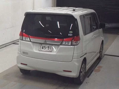 Mitsubishi DELICA D2