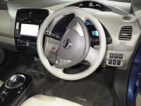 Nissan LEAF лот № 7028 оценка 4  с аукциона в Японии 7