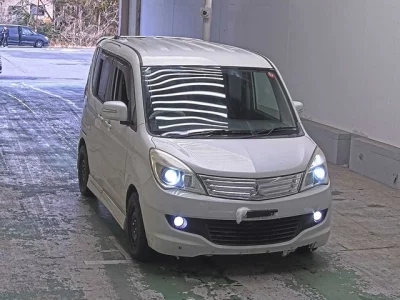 Mitsubishi DELICA D2  с аукциона в Японии