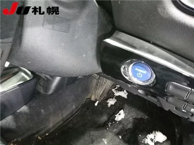 Toyota PRIUS  с аукциона в Японии