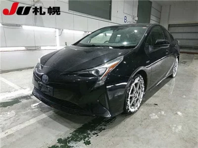 Toyota PRIUS  с аукциона в Японии