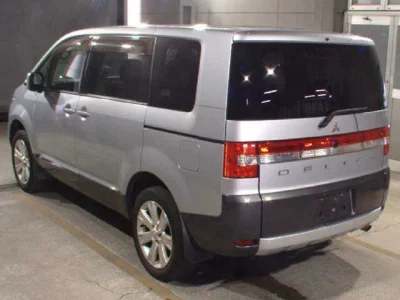 Mitsubishi DELICA D5