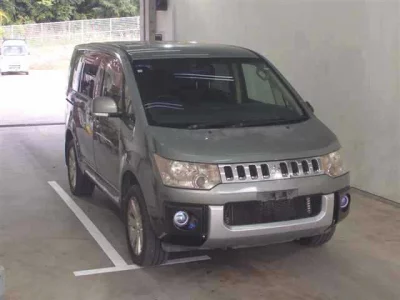 Mitsubishi DELICA D5  с аукциона в Японии