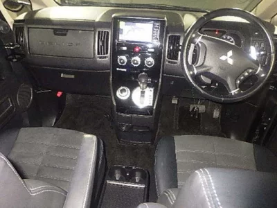 Mitsubishi DELICA D5