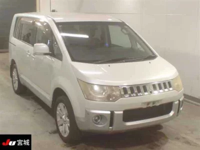 Mitsubishi DELICA D5