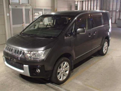 Mitsubishi DELICA D5