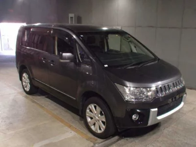 Mitsubishi DELICA D5