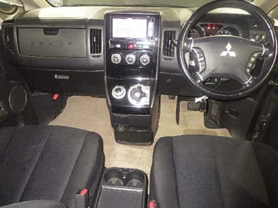 Mitsubishi DELICA D5