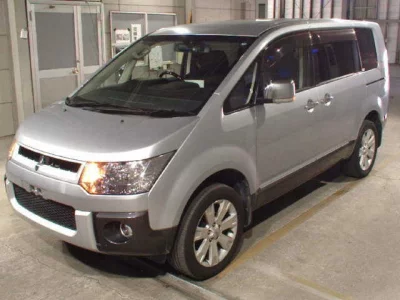 Mitsubishi DELICA D5
