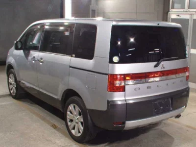 Mitsubishi DELICA D5