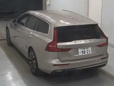 Volvo V60  с аукциона в Японии